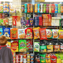 Levantar la mesa: luchar contra la industria de la comida chatarra